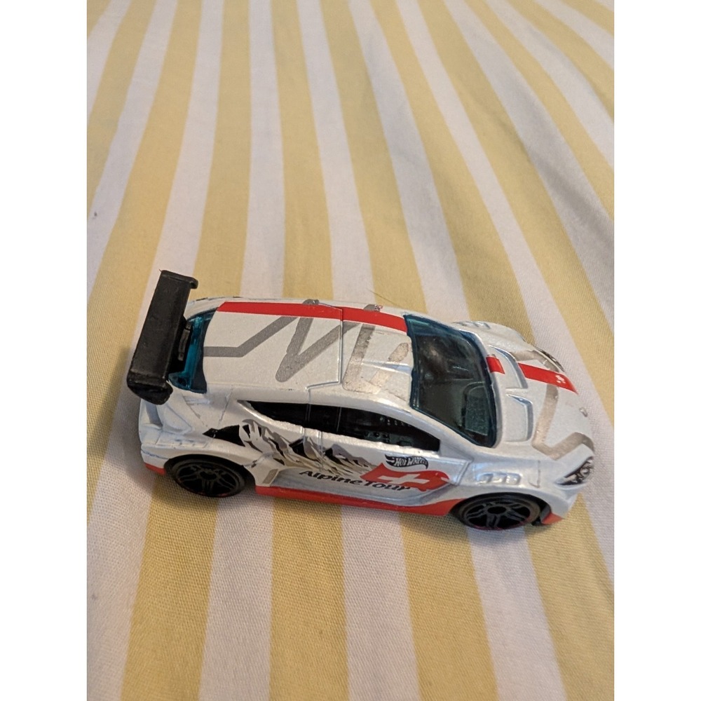 Hot Wheels 2015 HW Road Trippin Beralp Pass Megane Trophy Renault Sport White
